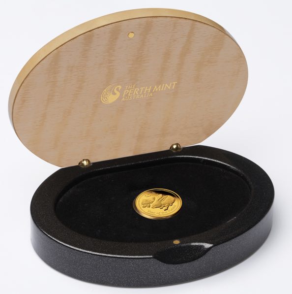 Lunar 2 Hase 1/10 Oz Gold Sammlerbox aus Holz