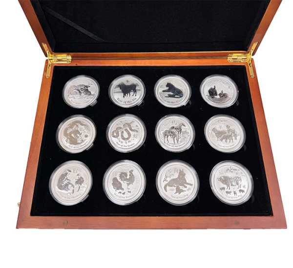 12 x 1 Oz Silber Lunar Serie II in der Holzbox