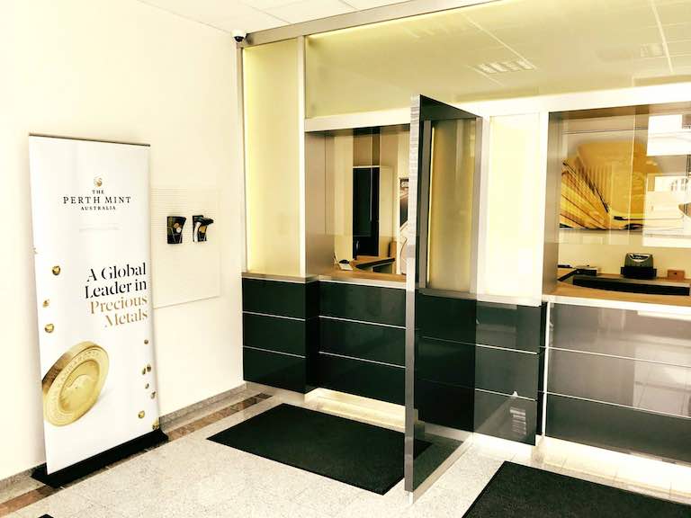 LadenlokalzaFU5cdqVvJy4