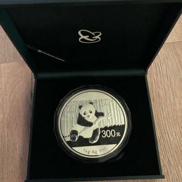 China Panda 1 KG Silber 2014 Proof + Box *